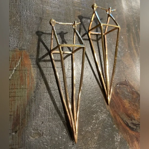 Tawapa Diamond Cube Earrings - Picture 2 of 13